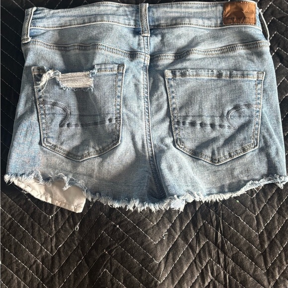 American Eagle Blue Cut Off Curvy Hi Rise Shortie Shorts Denim Distressed Size 6 - Picture 4 of 6